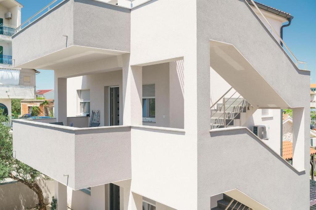 Apartments Dobrenic Vodice Exterior photo