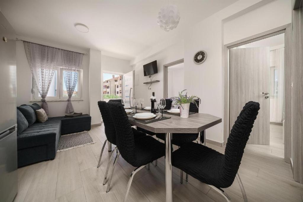 Apartments Dobrenic Vodice Exterior photo