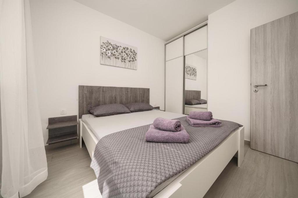 Apartments Dobrenic Vodice Exterior photo