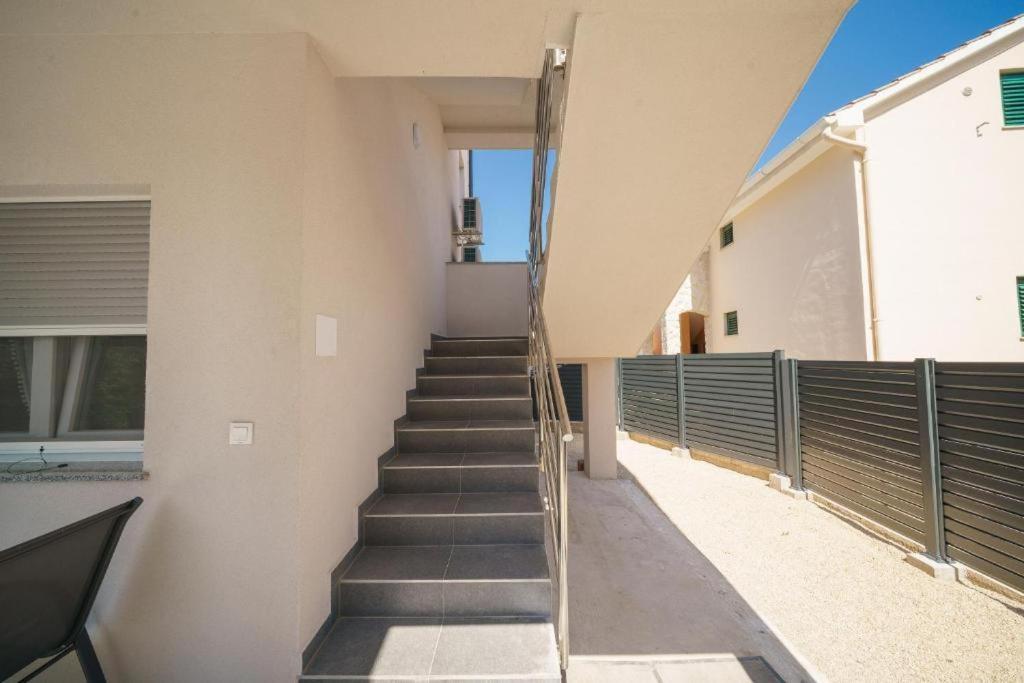 Apartments Dobrenic Vodice Exterior photo
