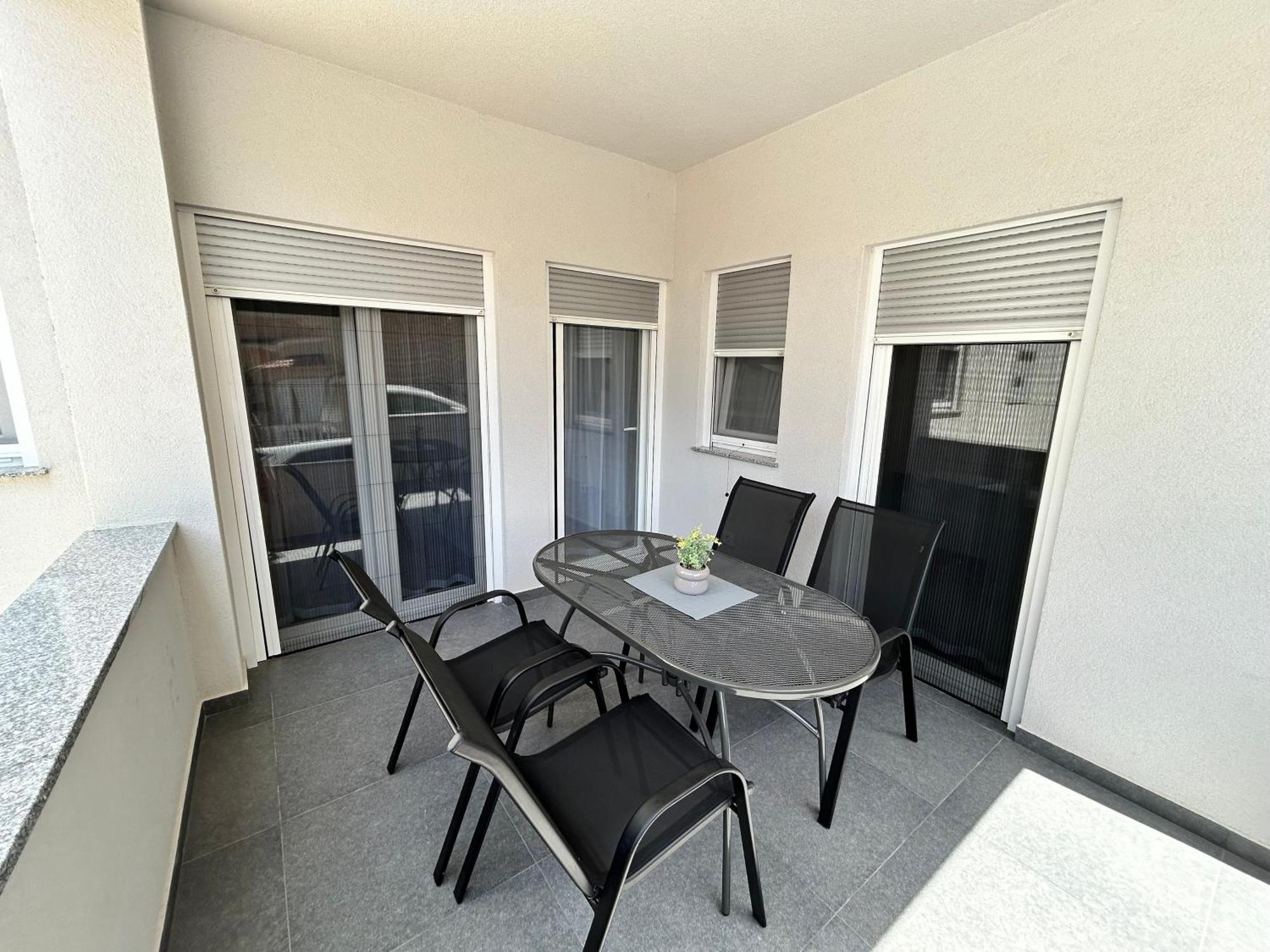 Apartments Dobrenic Vodice Exterior photo